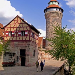 Nrnberg Kaiser-Burg und Sinnwellturm