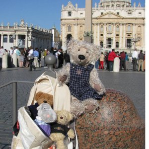 Fatzi vor dem Petersdom