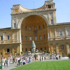 Vatikanische Museen, Cortile della pigna
