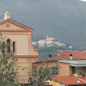 Valloria - Dorf der bemalten Türen