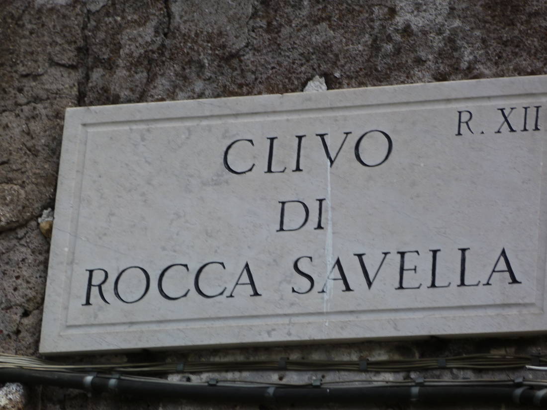 Aventino, Clivo di Rocca Savella