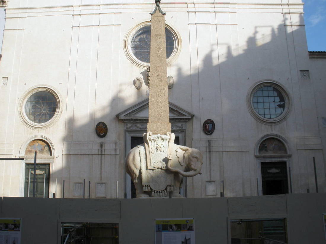 Berninis Elephanten-Obelisk Piazza della Minerva