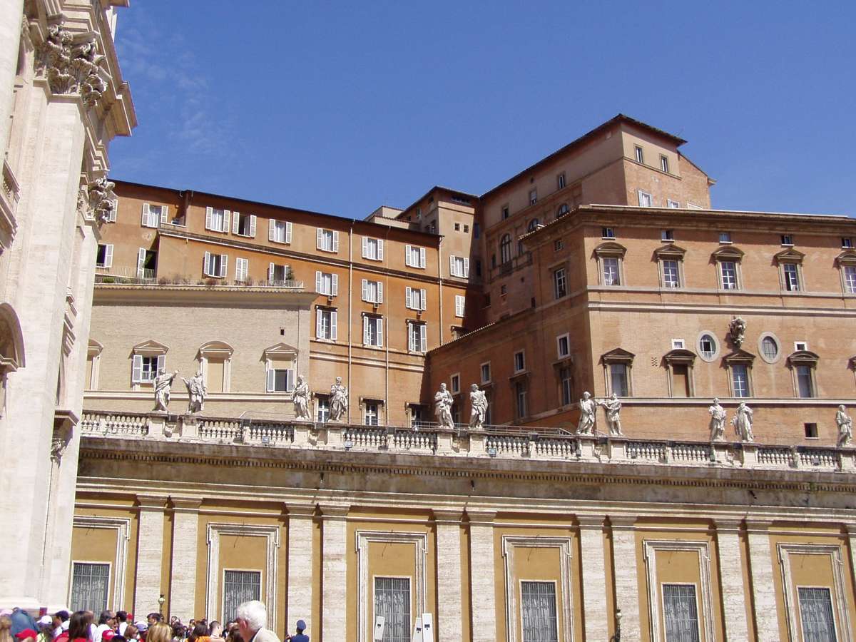 Blick vom Petersplatz auf den Vatikan