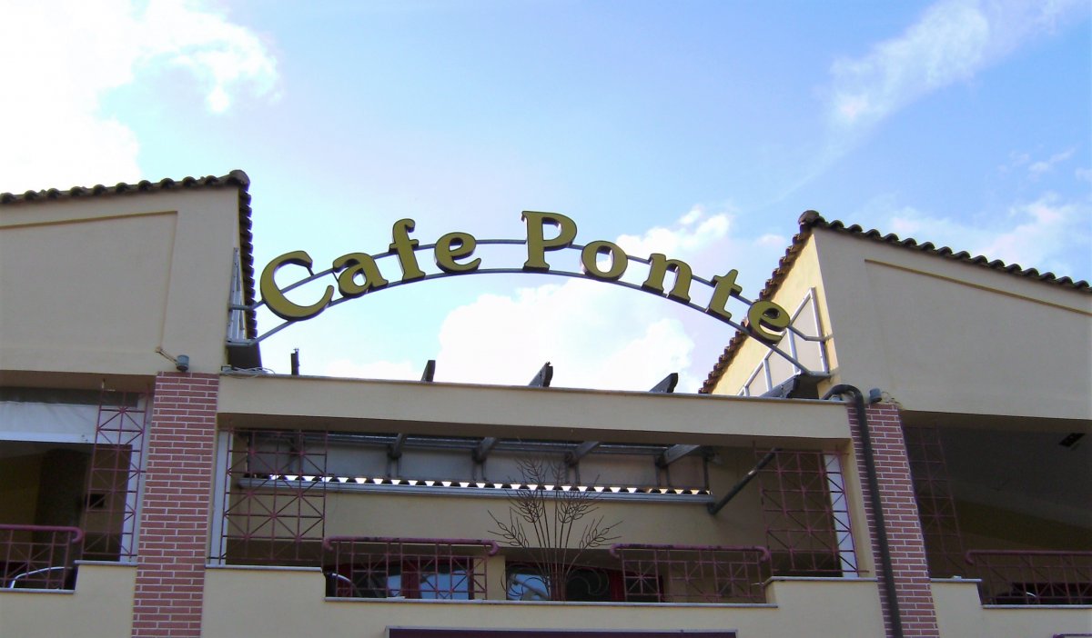 Cafe Ponte