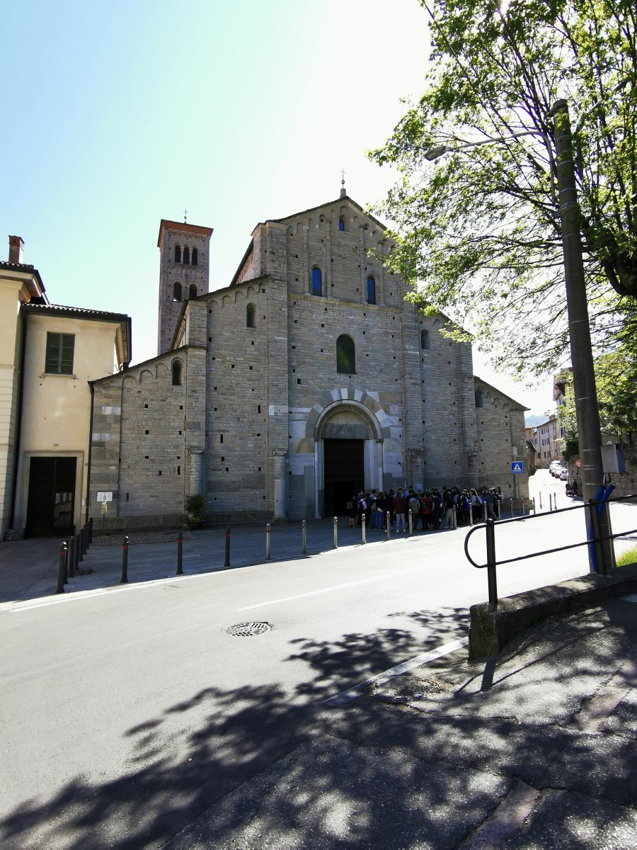 Como Basilika Sant'Abbondio Fassade