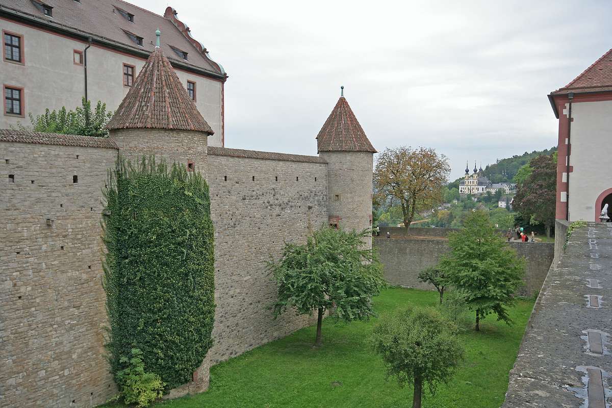 Festung Wuerzburg mit Blick auf Kaeppele