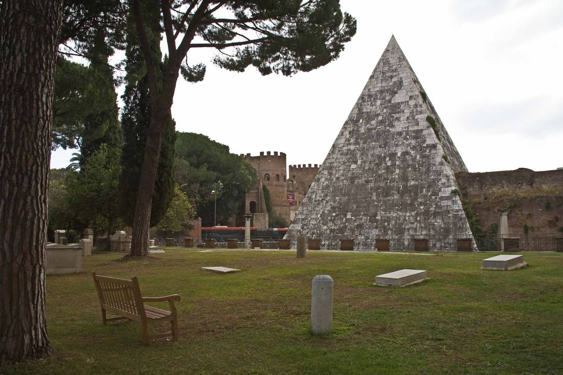 Friedhof Cestius Pyramide