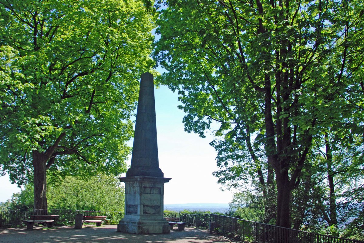 Lousberg Obelisk.jpg