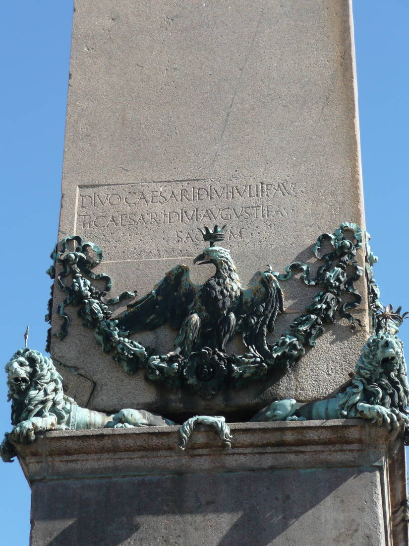 Obelisk auf dem Petersplatz
