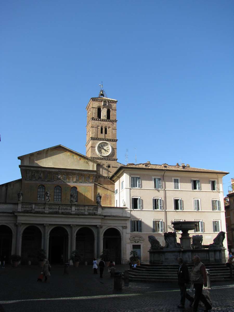 Piazza S. Maria in Trastevere