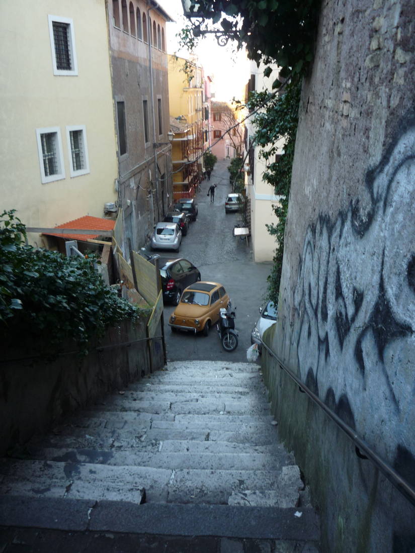 Treppenabgang hinunter nach Trastevere